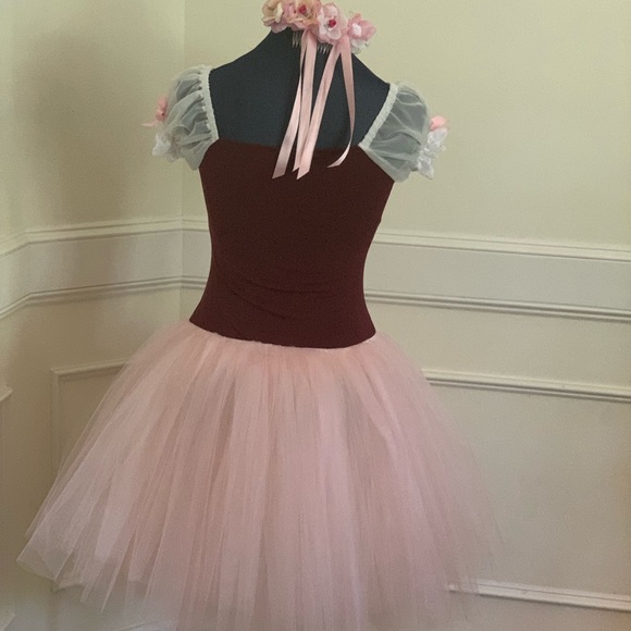 Professional ballet costume for Giselle variation. - Picture 2 of 5